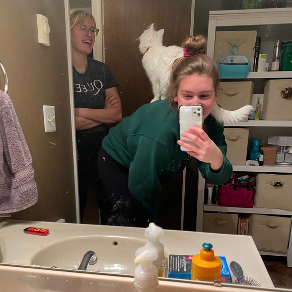 Meet your Posher, Angie - Picture 5 of 7